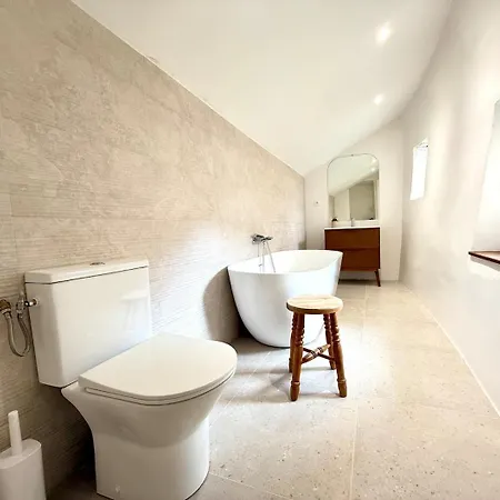 Les Jardins De Salvador - 2 Bedrooms & Terrace 萨尔拉拉卡内达
