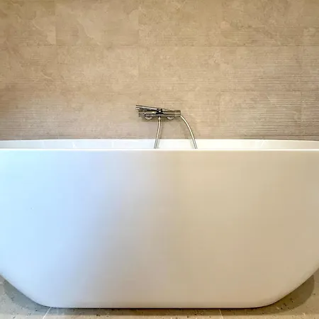 Les Jardins De Salvador - 2 Bedrooms & Terrace *