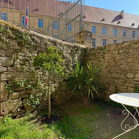 Les Jardins De Salvador - 2 Bedrooms & Terrace 萨尔拉拉卡内达