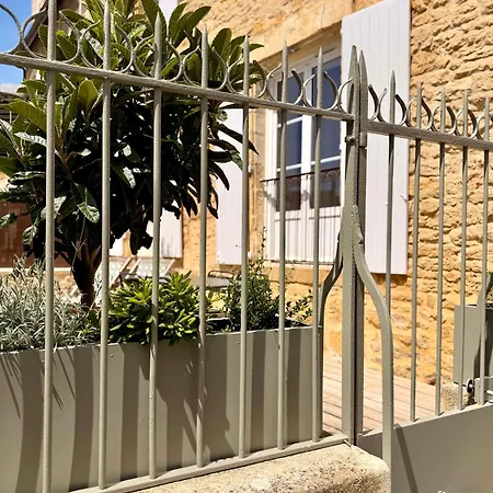 Les Jardins De Salvador - 2 Bedrooms & Terrace *